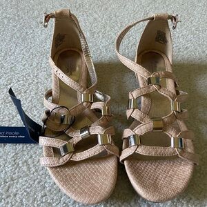NWT Croft & Barrow Tan Sandals